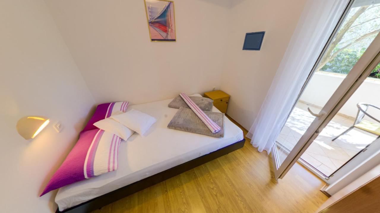 Apartmani Nena Povljana Eksteriør billede